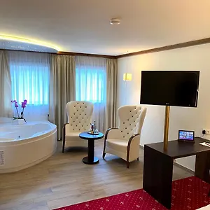 4* מלון Zur Weinsteige
